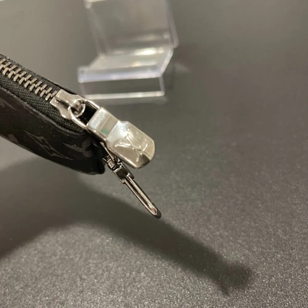 Louis Vuitton Reverse Monogram Eclipse Key Pouch (JB1121) - Picture 3 of 6